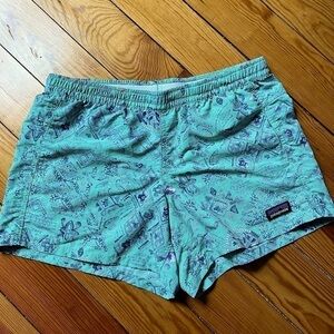 Girls XL Patagonia baggies 4”